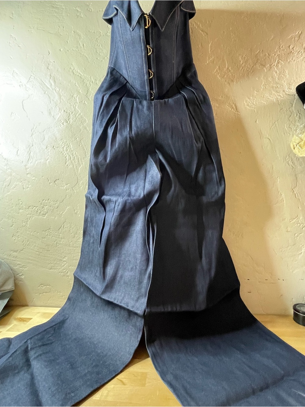 BCBGMAXAZRIA Savannah Jumpsuit Raw Denim Size 4 - Picture 10 of 16